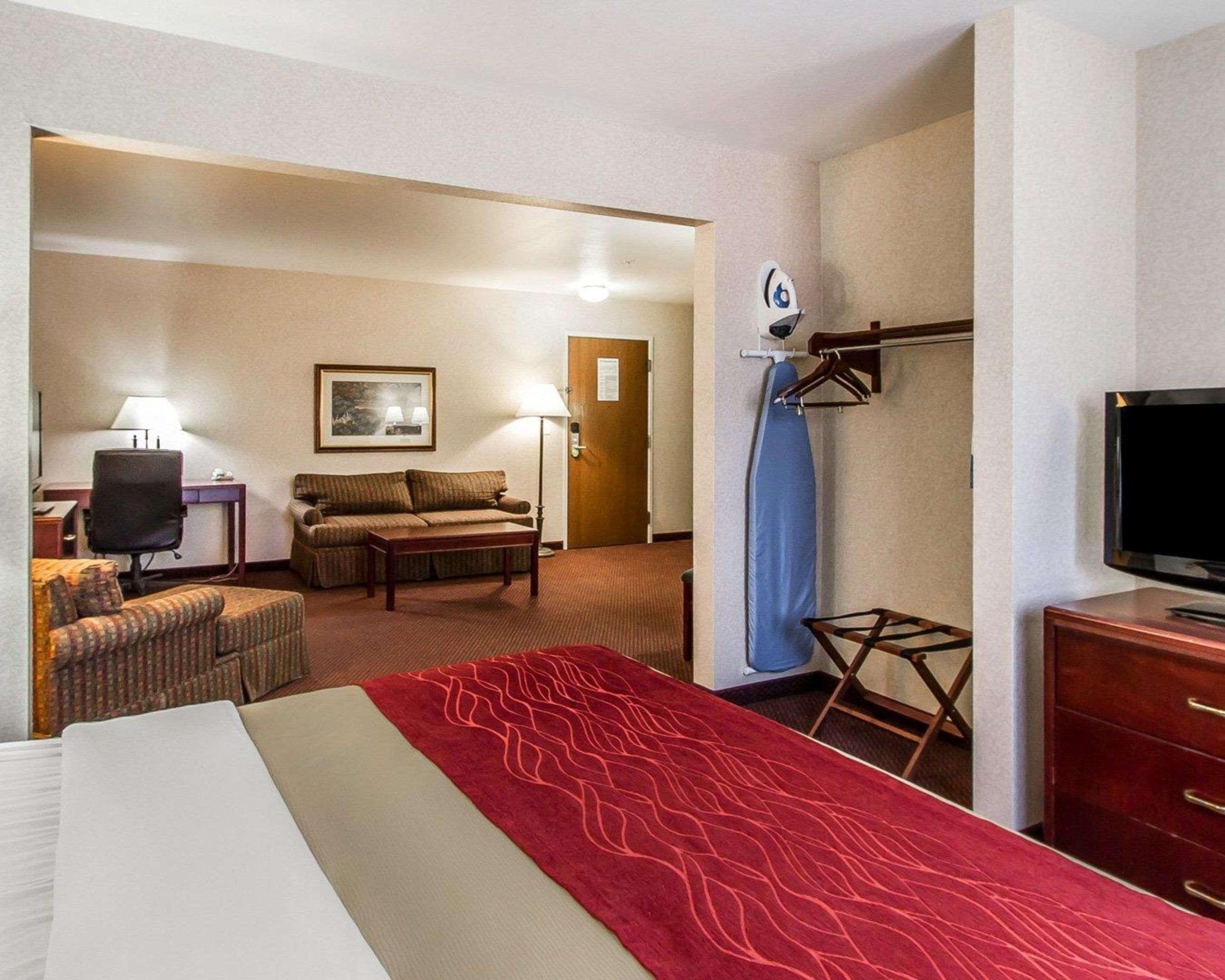Quality Inn & Suites Fort Madison Near Hwy 61 Exterior foto